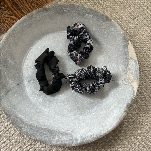 Lululemon Patterned Scrunchie Bundle - Picture 1 of 5